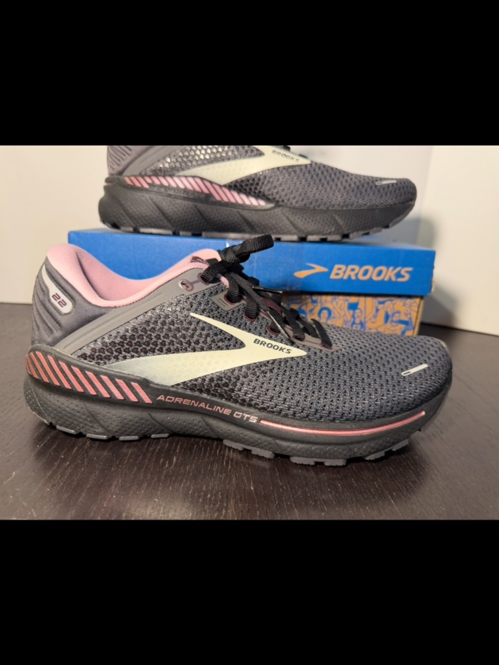 Brooks Adrenaline GTS Women's Sneakers - Gray and Pink LIKE NEW